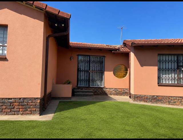 3 BEDROOM HOUSE FOR SALE IN NORKEM PARK